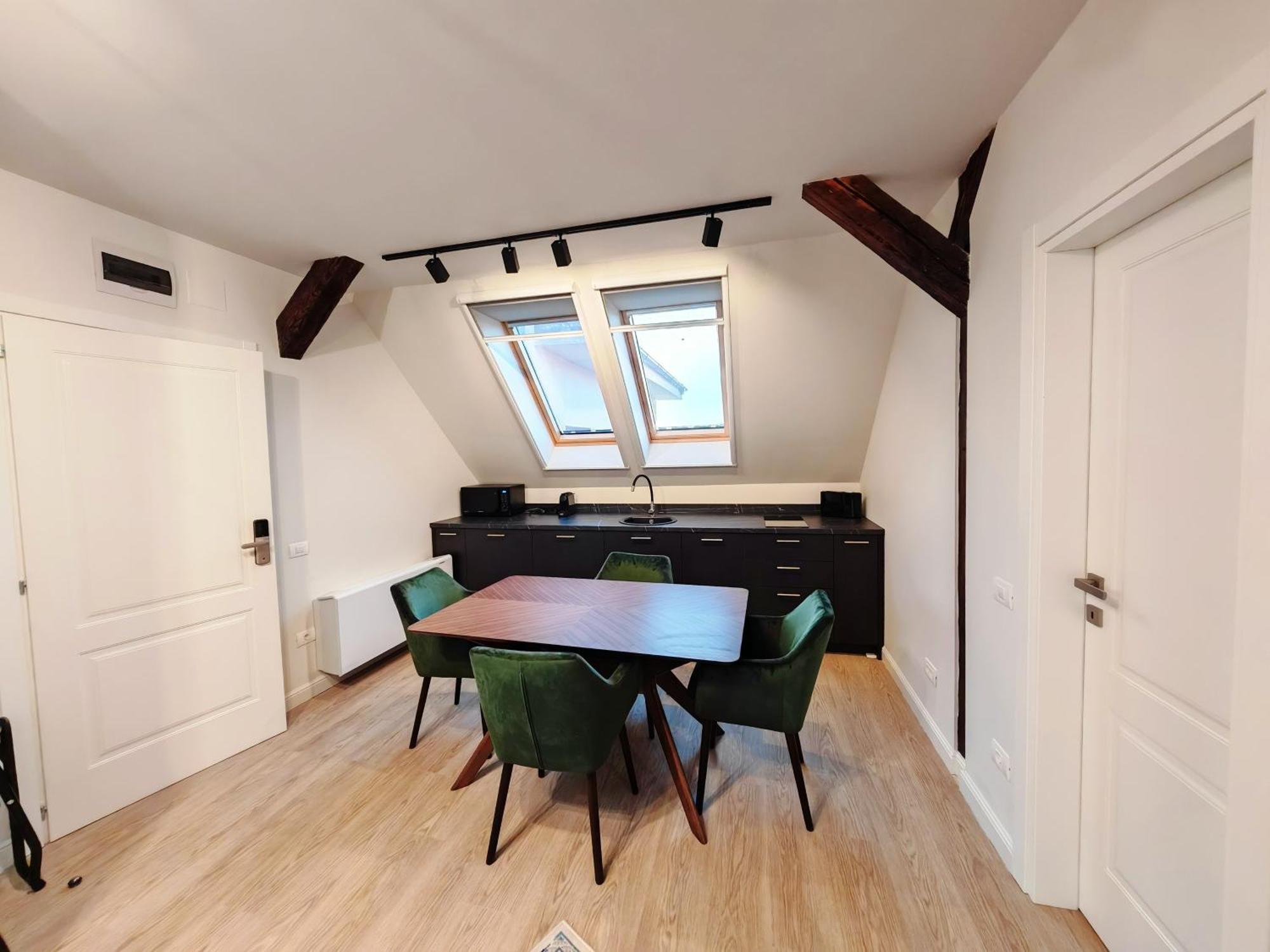 Leda Residence Орадеа Екстериор снимка