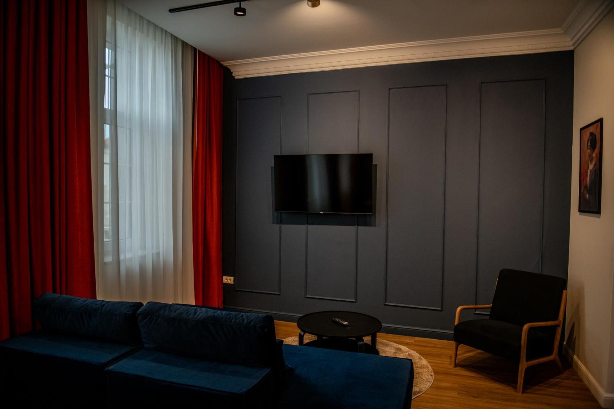 Leda Residence Орадеа Екстериор снимка