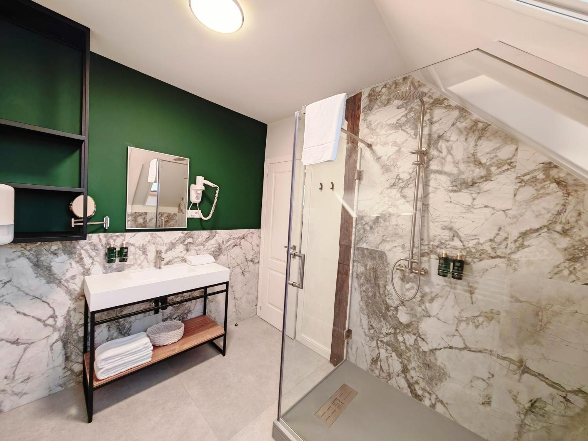 Leda Residence Орадеа Екстериор снимка