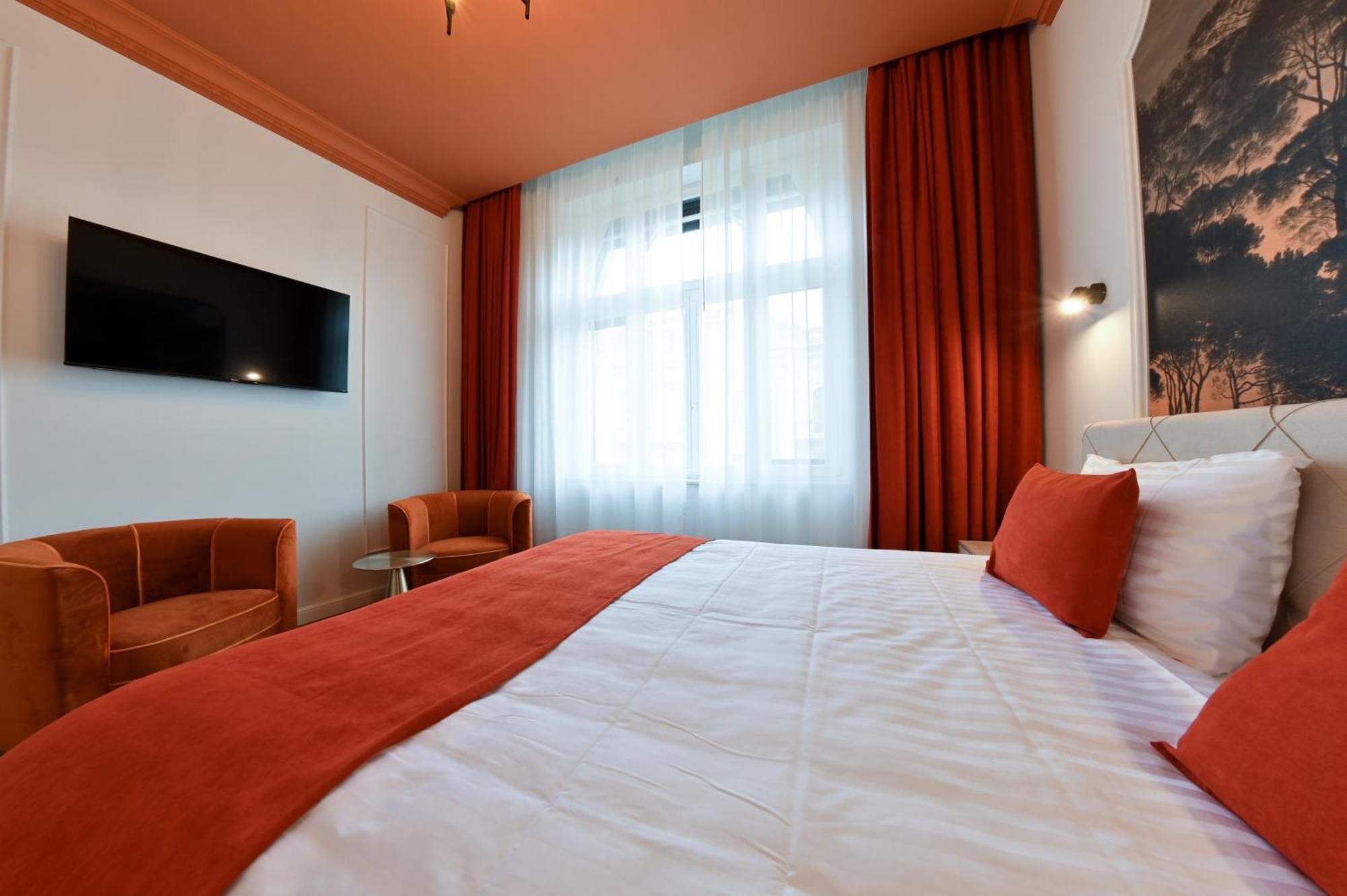 Leda Residence Орадеа Екстериор снимка