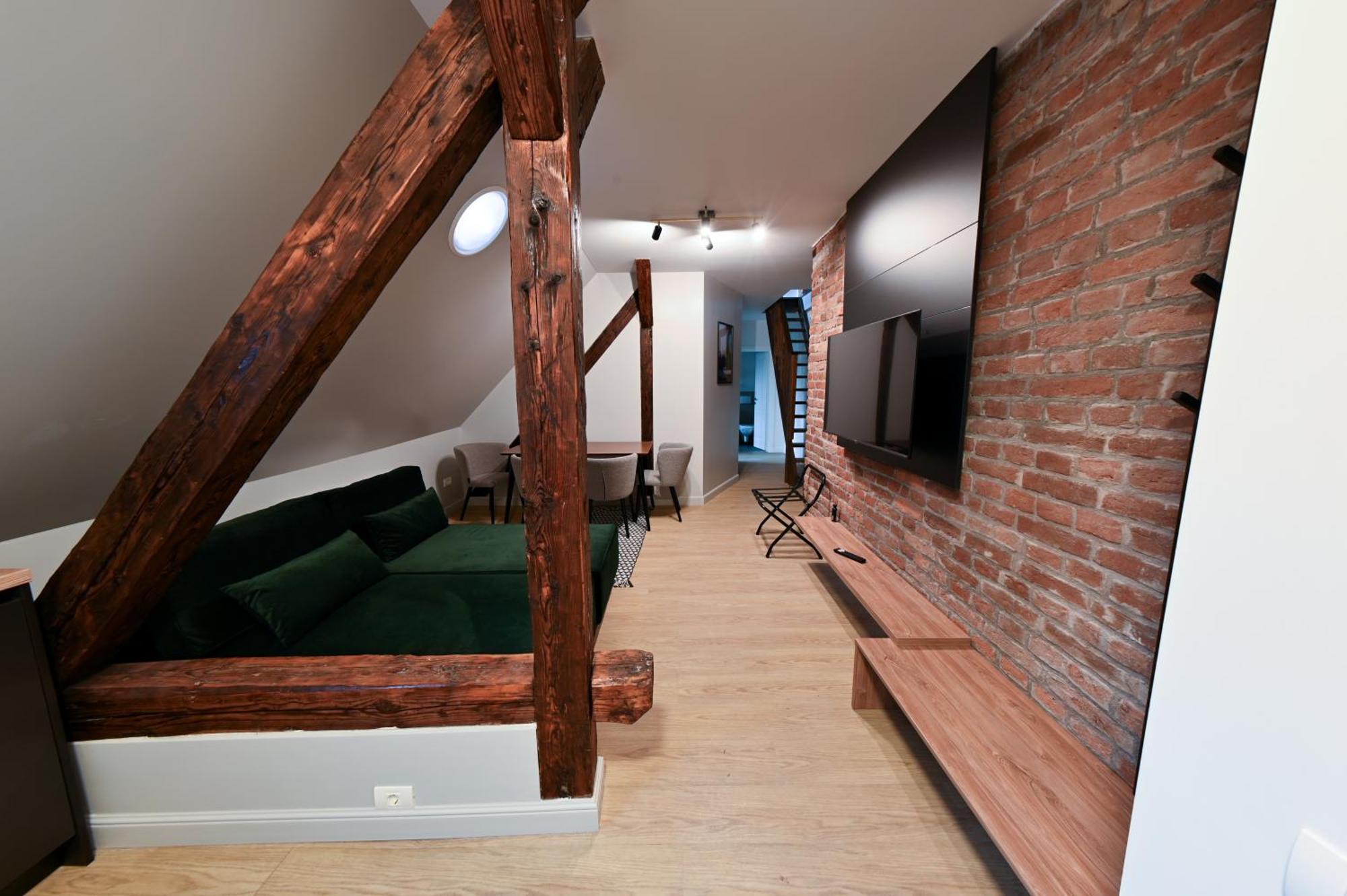 Leda Residence Орадеа Екстериор снимка