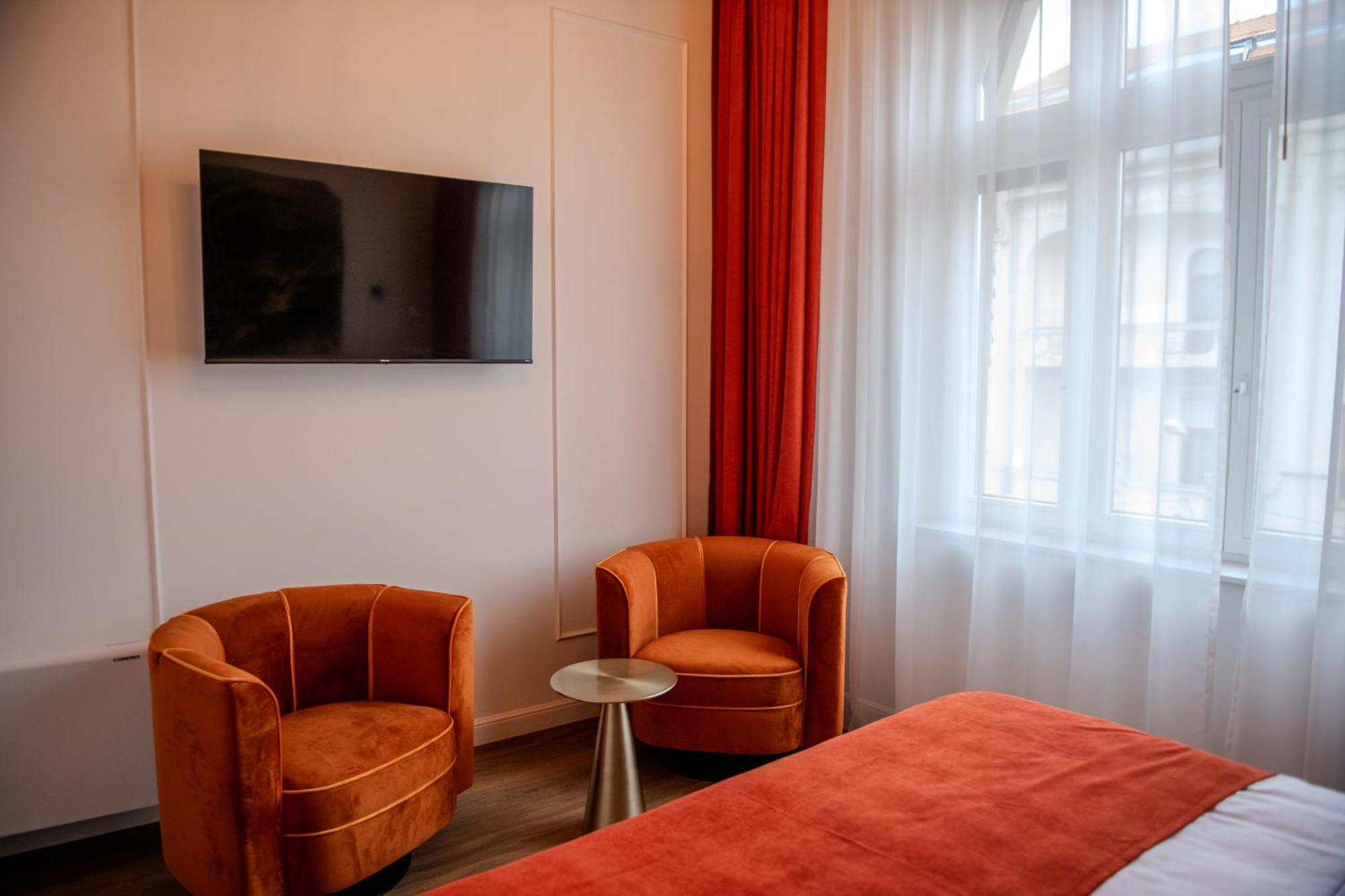 Leda Residence Орадеа Екстериор снимка
