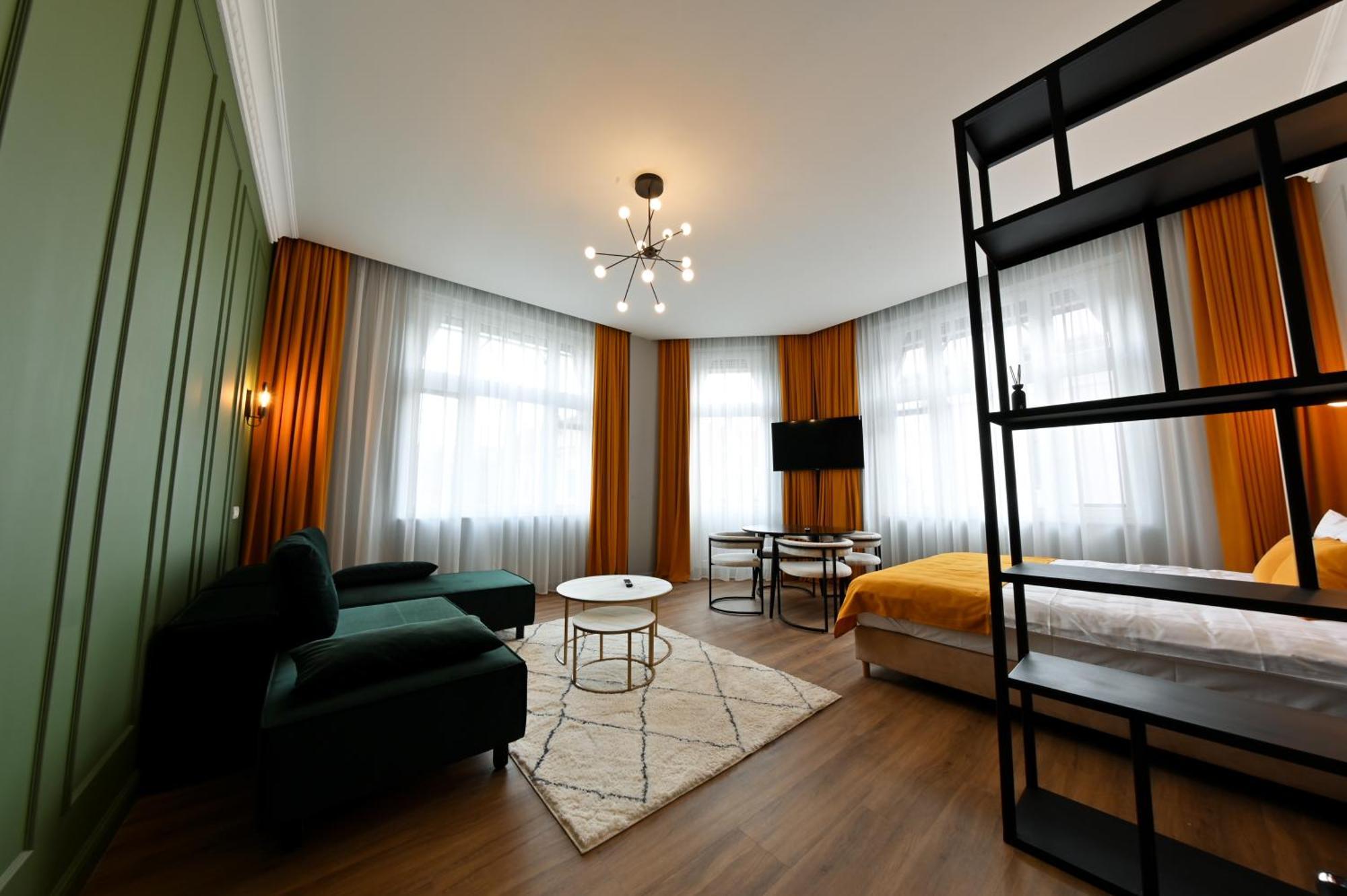 Leda Residence Орадеа Екстериор снимка