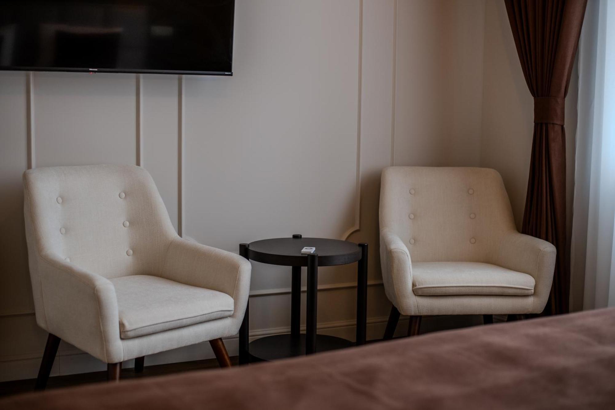 Leda Residence Орадеа Екстериор снимка